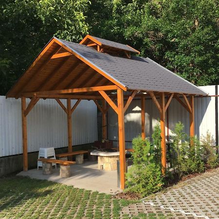 Zoli Apartmanok-Adri Koelcsey 32 Hajdúszoboszló Exteriör bild
