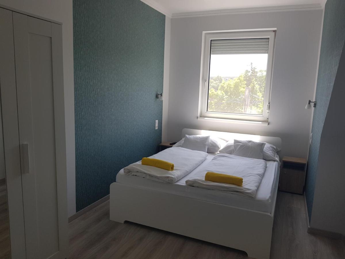 Zoli Apartmanok-Adri Koelcsey 32 Hajdúszoboszló Exteriör bild