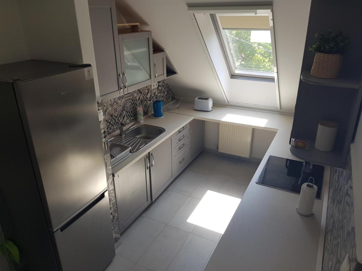 Zoli Apartmanok-Adri Koelcsey 32 Hajdúszoboszló Exteriör bild