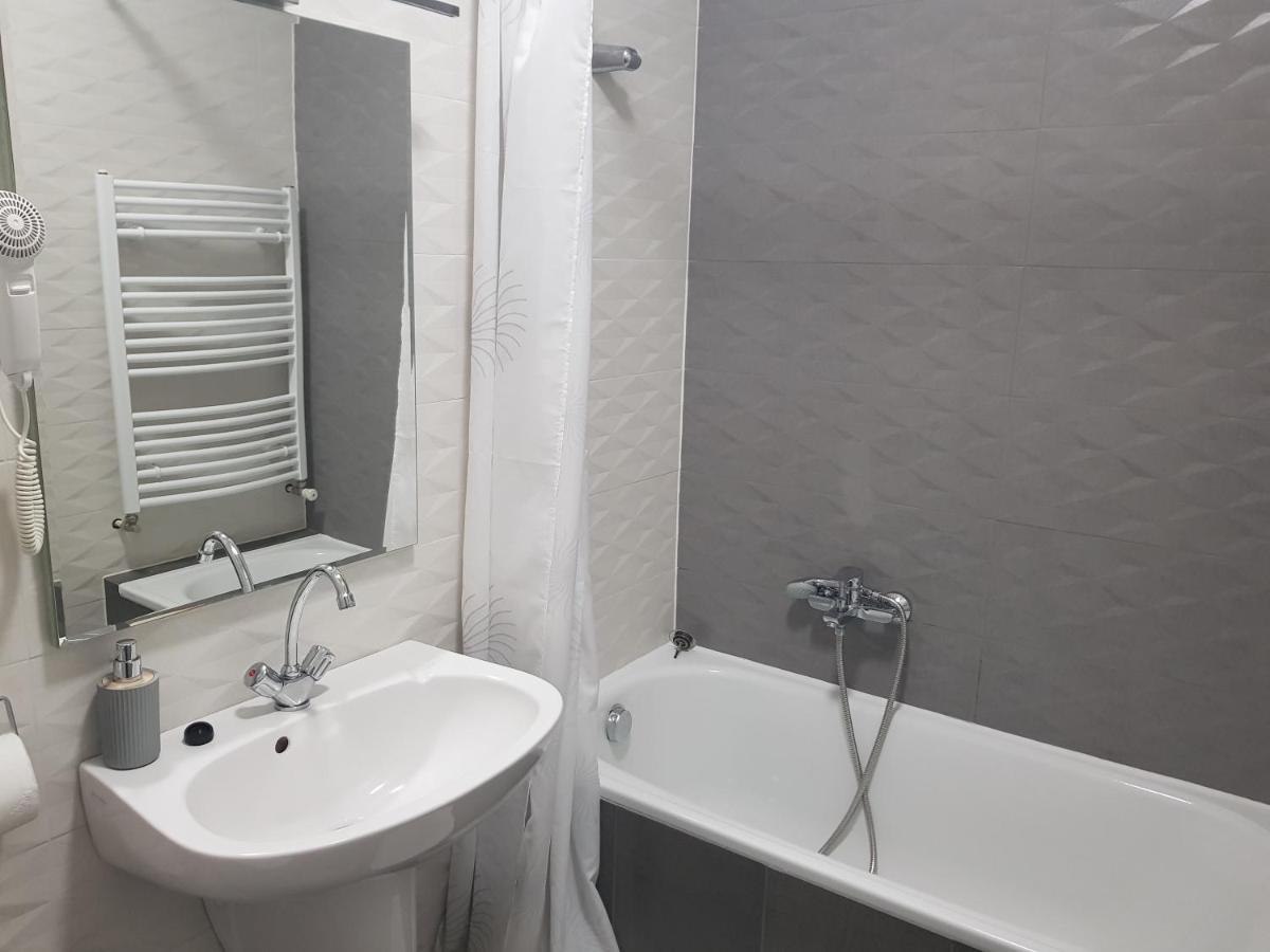 Zoli Apartmanok-Adri Koelcsey 32 Hajdúszoboszló Exteriör bild
